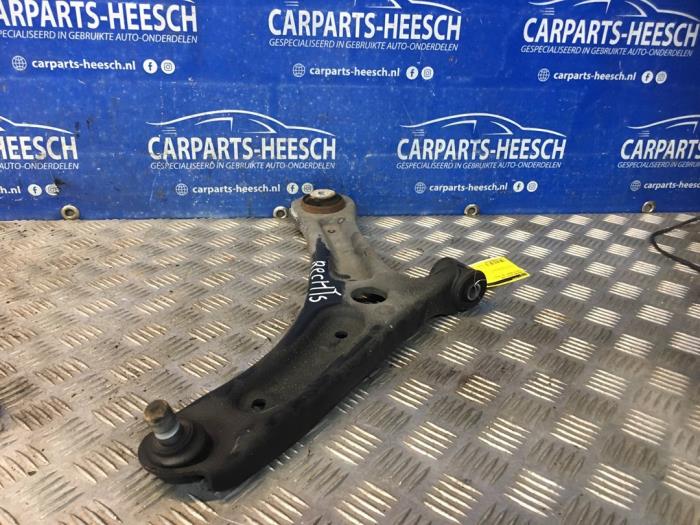 Bras de suspension avant droit d'un Ford EcoSport (JK8) 1.0 EcoBoost 12V 125 2018