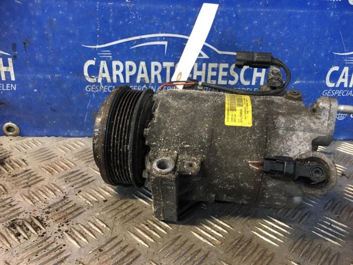 Usagé Compresseur de clim Ford Tourneo Courier (JU2) 1.0 Ti-VCT EcoBoost 12V Prix € 65,00 Règlement à la marge proposé par Carparts Heesch