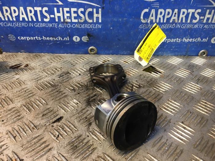 Usados Pistón Volkswagen Eos (1F7/F8) 1.4 TSI 16V Precio € 50,00 Norma de margen ofrecido por Carparts Heesch