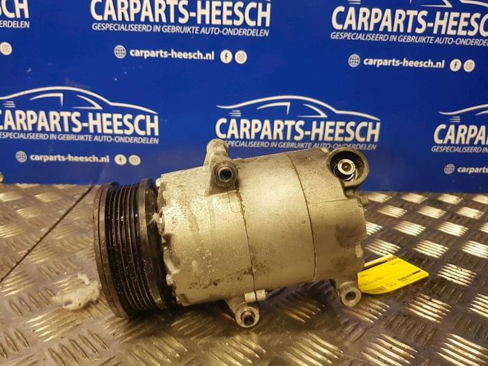 Usagé Compresseur de clim Ford Focus 3 Wagon 1.6 SCTi 16V Prix € 65,00 Règlement à la marge proposé par Carparts Heesch