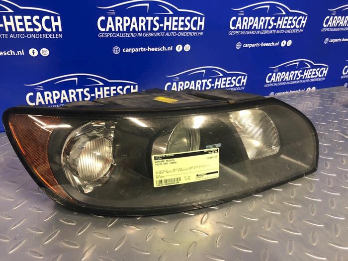 Headlight, right from a Volvo S40 (MS) 2.0 D 16V 2008