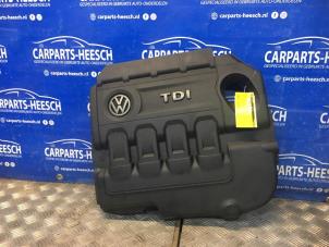 Usados Chapa protectora motor Volkswagen Golf VII (AUA) 1.6 TDI 16V Precio € 42,00 Norma de margen ofrecido por Carparts Heesch