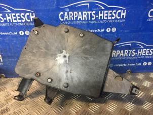 Used Module box engine compartment Ford Focus 3 1.0 Ti-VCT EcoBoost 12V 100 Price € 31,50 Margin scheme offered by Carparts Heesch