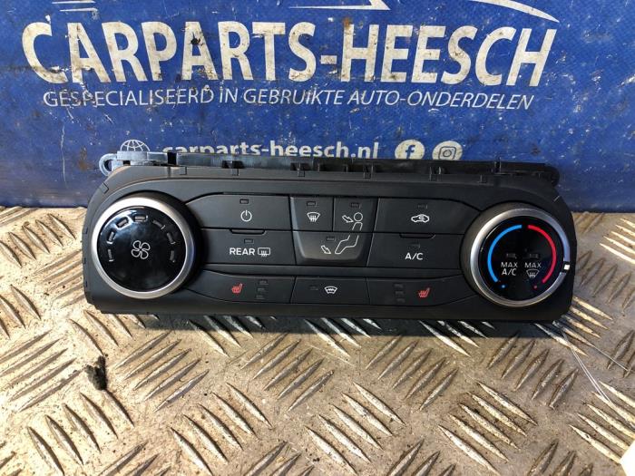 Panel de control de calefacción de un Ford Fiesta 7 1.0 EcoBoost 12V 100 2019