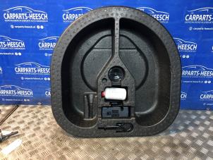 Used Tyre repair kit Ford Focus 3 Wagon 1.0 Ti-VCT EcoBoost 12V 125 Price € 52,50 Margin scheme offered by Carparts Heesch