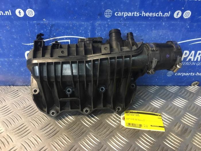 Używane Kolektor dolotowy Ford Focus 3 1.0 Ti-VCT EcoBoost 12V 125 Cena € 30,00 Procedura marży oferowane przez Carparts Heesch