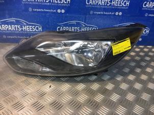 Used Headlight, left Ford Focus 3 1.0 Ti-VCT EcoBoost 12V 100 Price € 131,25 Margin scheme offered by Carparts Heesch