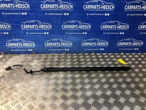 Usados Amortiguador de gas izquierda detrás Ford C-Max Precio € 52,50 Norma de margen ofrecido por Carparts Heesch
