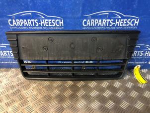 Używane Kratka zderzaka Ford Focus 3 1.6 TDCi 115 Cena € 31,50 Procedura marży oferowane przez Carparts Heesch