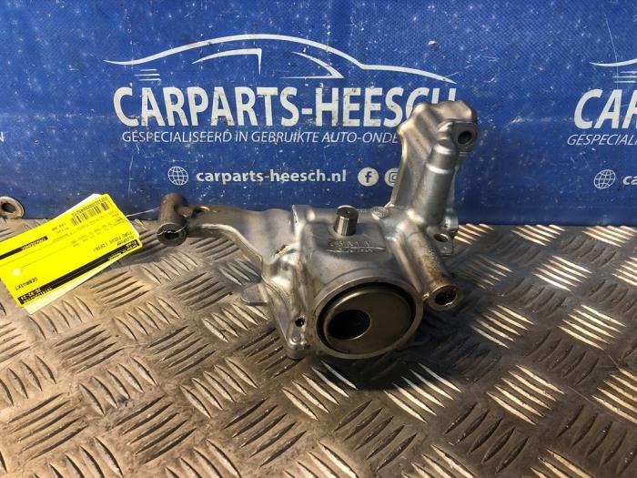 Oil pump from a Ford Focus 3 Wagon 1.0 Ti-VCT EcoBoost 12V 100 2016