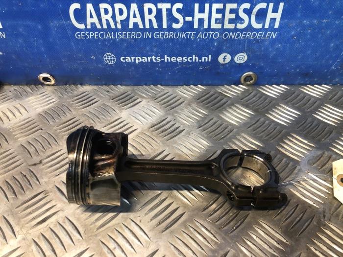 Kolben Ford Focus 3, 2010 / 2020 1.0 Ti-VCT EcoBoost 12V 125, Fließheck, Benzin, 998cc, 92kW (125pk), FWD, M1DA, 2012-02 / 2017-12 (Gebraucht)