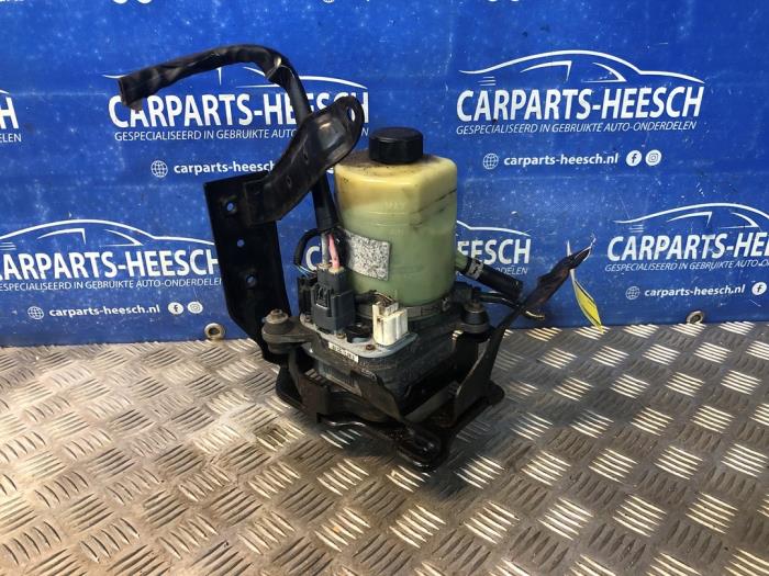Gebrauchte Lenkkraftverstärker Pumpe Ford Focus 2 Wagon 2.0 16V Preis € 60,00 Margenregelung angeboten von Carparts Heesch