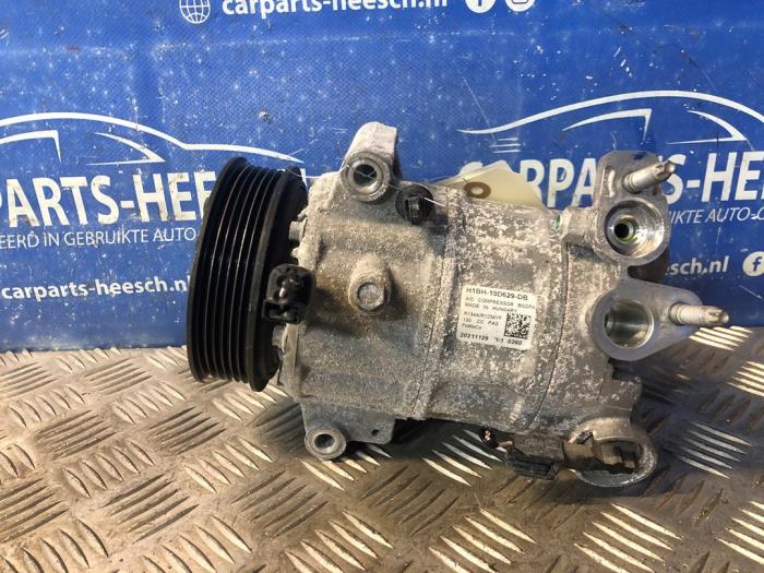 Usagé Pompe clim Ford Transit Courier 1.0 Ti-VCT EcoBoost 12V Prix € 65,00 Règlement à la marge proposé par Carparts Heesch