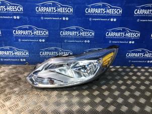 Used Headlight, left Ford Focus 3 Wagon 1.0 Ti-VCT EcoBoost 12V 100 Price € 157,50 Margin scheme offered by Carparts Heesch