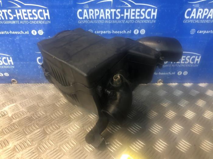 Begagnade Luftfilterhus Ford Focus 3 1.0 Ti-VCT EcoBoost 12V 100 Pris € 35,00 Marginaltabell erbjuds av Carparts Heesch