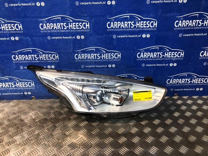 Używane Reflektor prawy Ford B-Max (JK8) 1.0 EcoBoost 12V 100 Cena € 300,00 Procedura marży oferowane przez Carparts Heesch