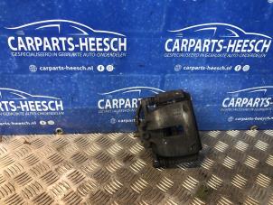 Używane Zacisk hamulcowy lewy przód Ford Mondeo V Wagon 1.5 EcoBoost 16V Cena € 42,00 Procedura marży oferowane przez Carparts Heesch