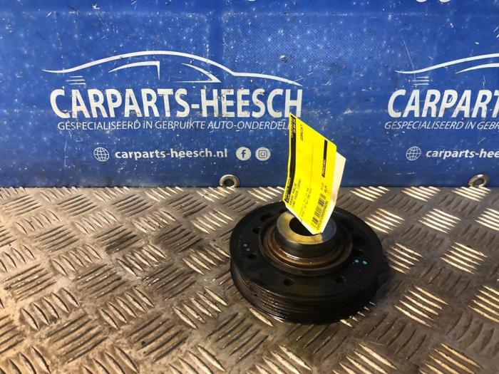 Crankshaft pulley from a Ford Focus 3 Wagon 1.0 Ti-VCT EcoBoost 12V 125 2016