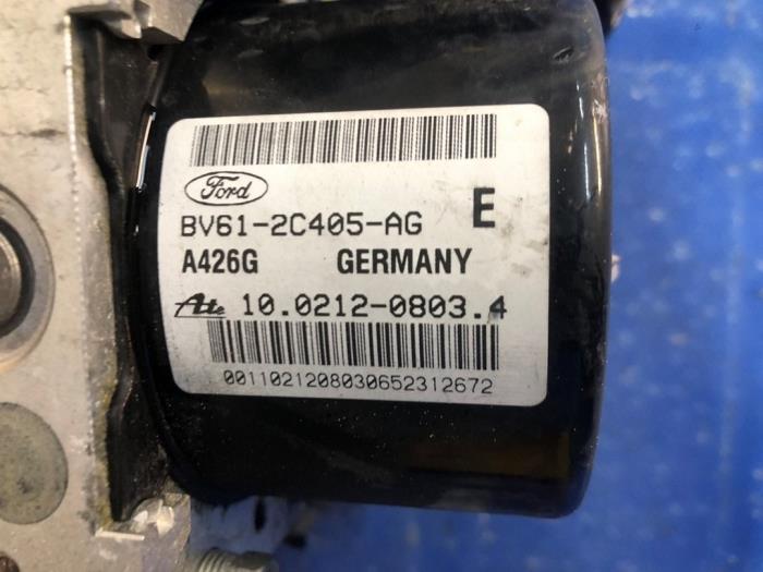ABS pump from a Ford Focus 3 Wagon 1.6 EcoBoost 16V 150 2012