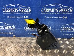 Używane Pompa ABS Ford Fiesta 6 (JA8) 1.0 Ti-VCT 12V 65 Cena € 183,75 Procedura marży oferowane przez Carparts Heesch
