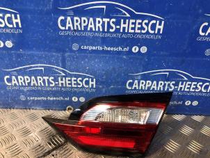 Usagé Feu arrière droit Ford Fiesta 7 1.0 EcoBoost Active 12V Hybrid 125 Prix € 63,00 Règlement à la marge proposé par Carparts Heesch