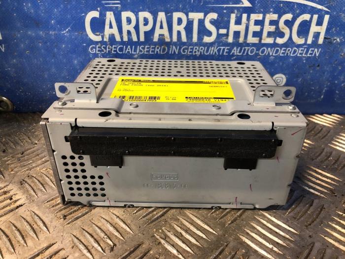 Używane Odtwarzacz CD Ford Focus 3 Wagon 1.0 Ti-VCT EcoBoost 12V 100 Cena € 75,00 Procedura marży oferowane przez Carparts Heesch