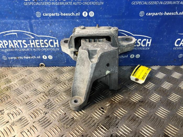 Usagé Support boîte de vitesses Ford Focus 4 Wagon 1.0 Ti-VCT EcoBoost 12V 125 Prix € 40,00 Règlement à la marge proposé par Carparts Heesch
