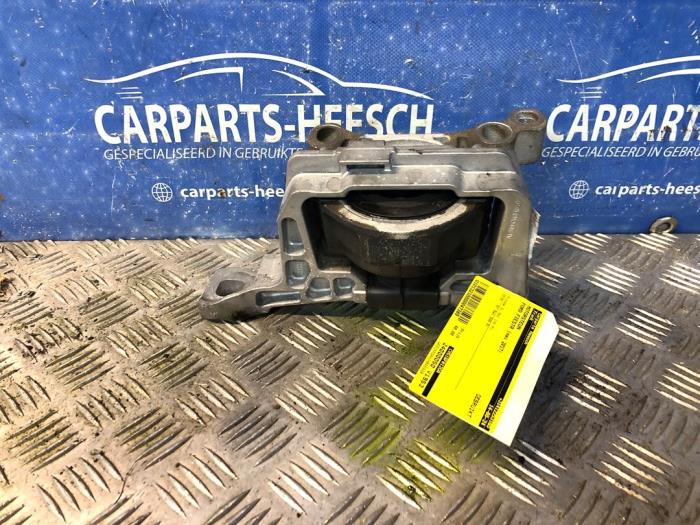 Used Engine mount Ford Fiesta 7 1.0 EcoBoost 12V 100 Price € 40,00 Margin scheme offered by Carparts Heesch