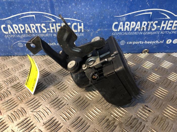 Używane Pompa ABS Ford EcoSport (JK8) 1.0 EcoBoost 12V 125 Cena € 150,00 Procedura marży oferowane przez Carparts Heesch