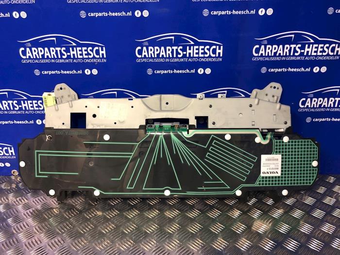 Używane Antena Volvo XC90 I 2.9 T6 24V Cena € 75,00 Procedura marży oferowane przez Carparts Heesch