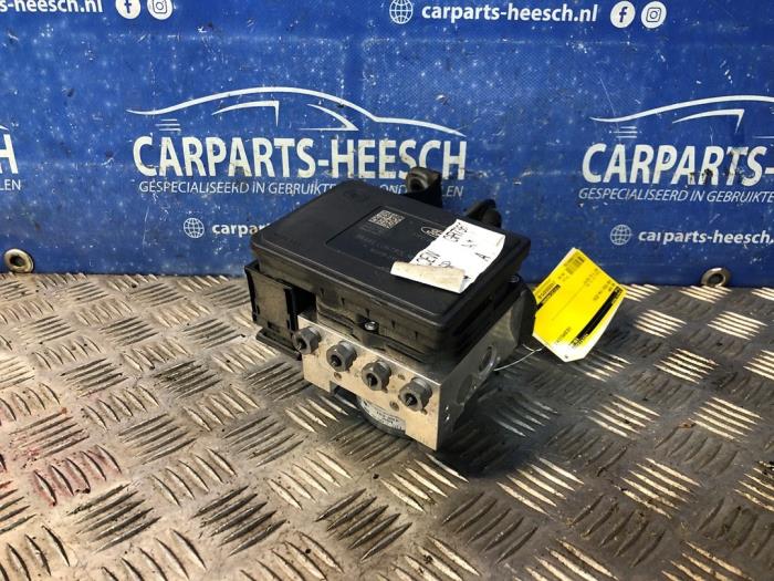 Begagnade ABS-pump Ford Focus 3 1.5 EcoBoost 16V 150 Pris € 200,00 Marginaltabell erbjuds av Carparts Heesch