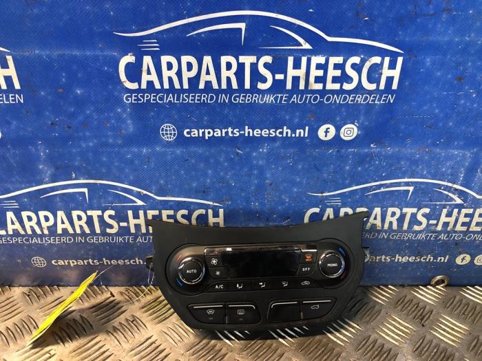 Używane Panel climatronic Ford Grand C-Max (DXA) 1.6 EcoBoost 16V Cena € 75,00 Procedura marży oferowane przez Carparts Heesch