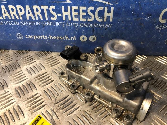 Begagnade Högtryckspump Volvo V40 (MV) 1.6 T2 GTDi 16V Pris € 100,00 Marginaltabell erbjuds av Carparts Heesch