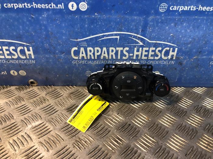 Begagnade Klimatpanel Ford Fiesta 6 (JA8) 1.0 EcoBoost 12V 100 Pris € 30,00 Marginaltabell erbjuds av Carparts Heesch