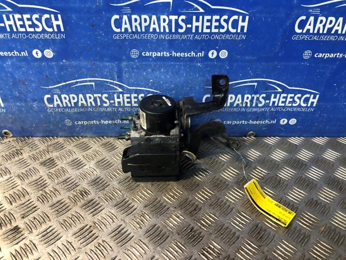 Usagé Bloc ABS Ford B-Max (JK8) 1.0 EcoBoost 12V 120 Prix € 150,00 Règlement à la marge proposé par Carparts Heesch