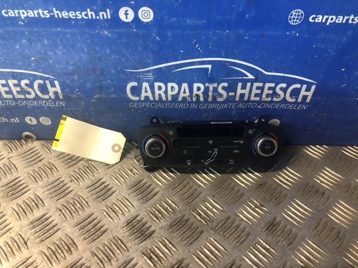 Usagé Commande chauffage Ford Focus 3 Wagon 1.0 Ti-VCT EcoBoost 12V 125 Van Prix € 75,00 Règlement à la marge proposé par Carparts Heesch