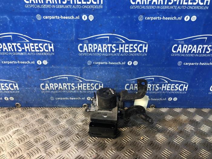 Usagé Bloc ABS Ford EcoSport (JK8) 1.0 EcoBoost 12V 140 Prix € 200,00 Règlement à la marge proposé par Carparts Heesch