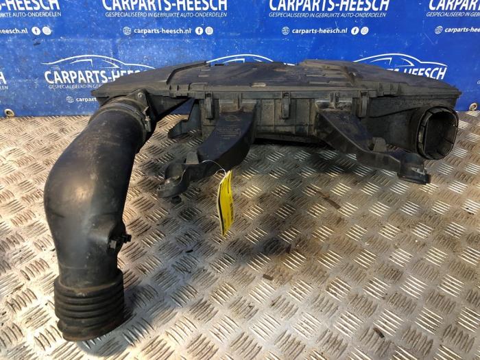 Begagnade Luftfilterhus BMW X6 (E71/72) xDrive30d 3.0 24V Pris € 75,00 Marginaltabell erbjuds av Carparts Heesch