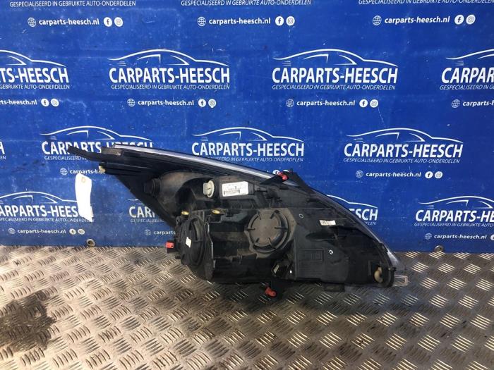 Używane Reflektor lewy Opel Meriva (B) 1.4 Turbo 16V ecoFLEX Cena € 125,00 Procedura marży oferowane przez Carparts Heesch