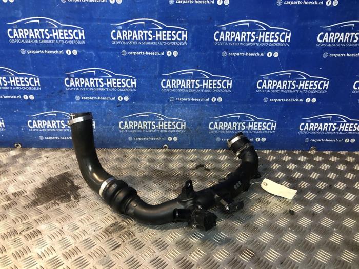 Gebrauchte Intercooler Schlauch Ford Focus 4 Wagon 1.0 Ti-VCT EcoBoost 12V 125 Preis € 75,00 Margenregelung angeboten von Carparts Heesch