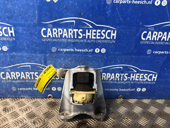 Usagé Support moteur Ford Ka+ 1.2 Ti-VCT Prix € 25,00 Règlement à la marge proposé par Carparts Heesch