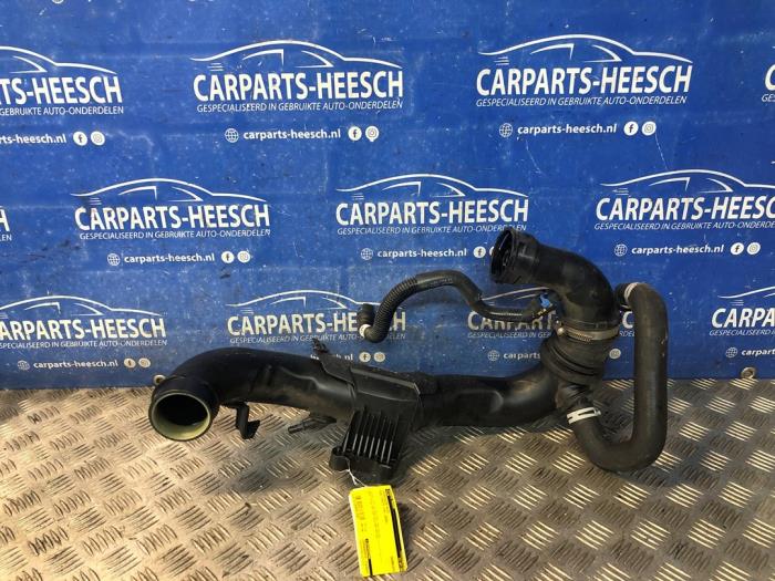 Gebrauchte Intercooler Rohr Ford Fiesta 7 1.0 EcoBoost 12V Preis € 60,00 Margenregelung angeboten von Carparts Heesch