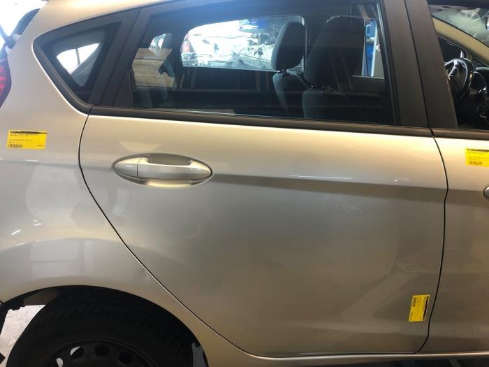 Portière 4portes arrière droite d'un Ford Fiesta 6 (JA8) 1.0 SCI 12V 80 2016