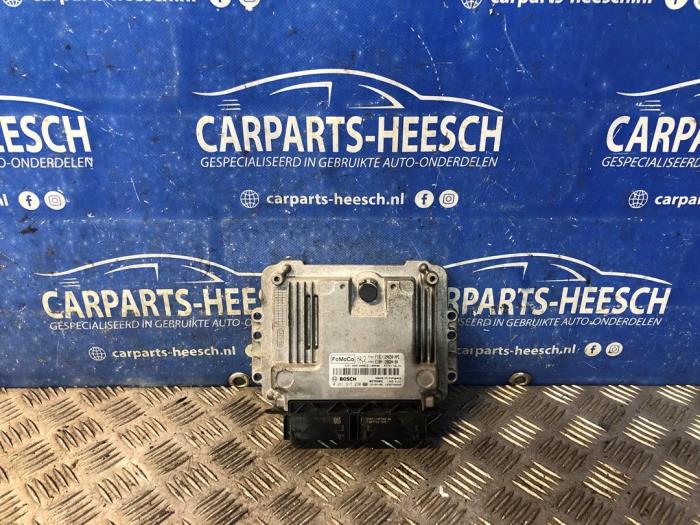 Calculateur moteur d'un Ford Fiesta 6 (JA8) 1.0 SCI 12V 80 2016