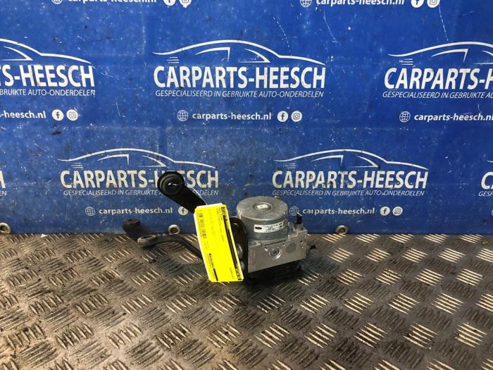 Used ABS pump Ford Fiesta 7 1.1 Ti-VCT 12V 70 Price € 150,00 Margin scheme offered by Carparts Heesch