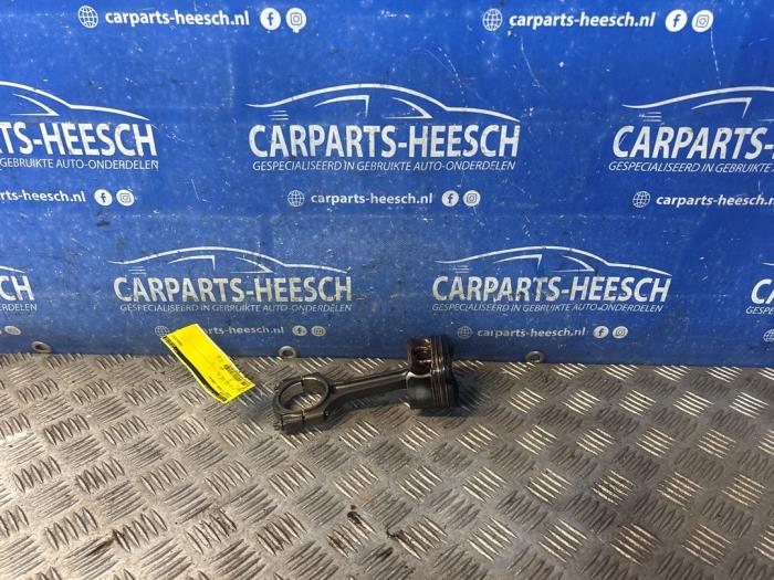 Używane Tlok Ford C-Max (DXA) 1.6 SCTi 16V Cena € 75,00 Procedura marży oferowane przez Carparts Heesch