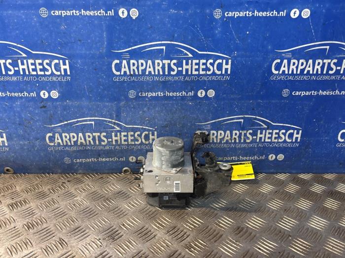 Usagé Bloc ABS Ford Mondeo IV Wagon 1.6 EcoBoost 16V Prix € 75,00 Règlement à la marge proposé par Carparts Heesch
