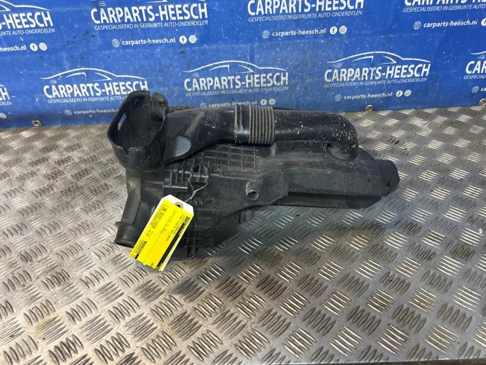 Begagnade Luftfilterhus Ford Fiesta 6 (JA8) 1.0 Ti-VCT 12V 65 Pris € 50,00 Marginaltabell erbjuds av Carparts Heesch