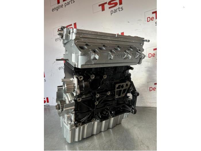 Motor van een Volkswagen Transporter T5 2.0 BiTDI DRF 2013