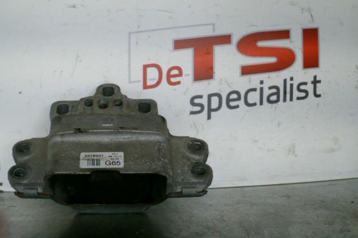 Usagé Support boîte de vitesses Volkswagen Scirocco Prix € 25,00 Règlement à la marge proposé par TSI-Parts / Allmotorparts B.V.